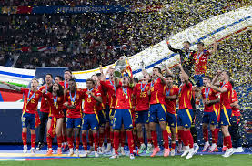 塞尔电台：阿诺德加盟皇马已达口头协议，双方签约4年.