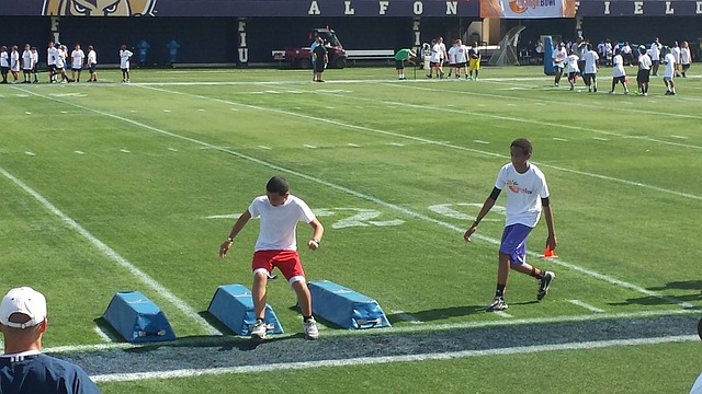 库里爆发成历史双第一，赛后表态，勇士直通季后赛形势大好.